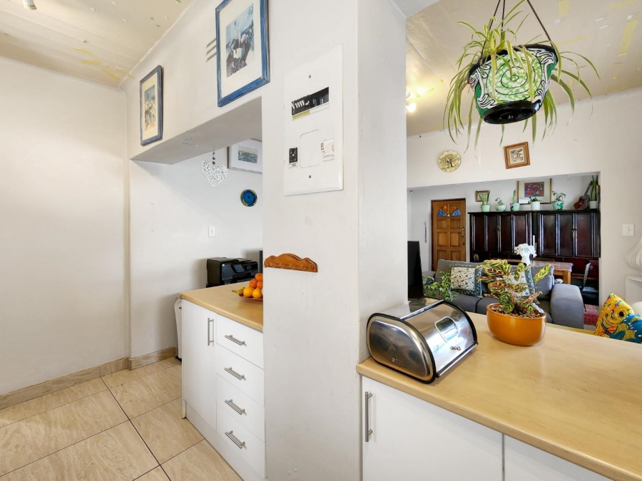 2 Bedroom Property for Sale in Zonnebloem Western Cape
